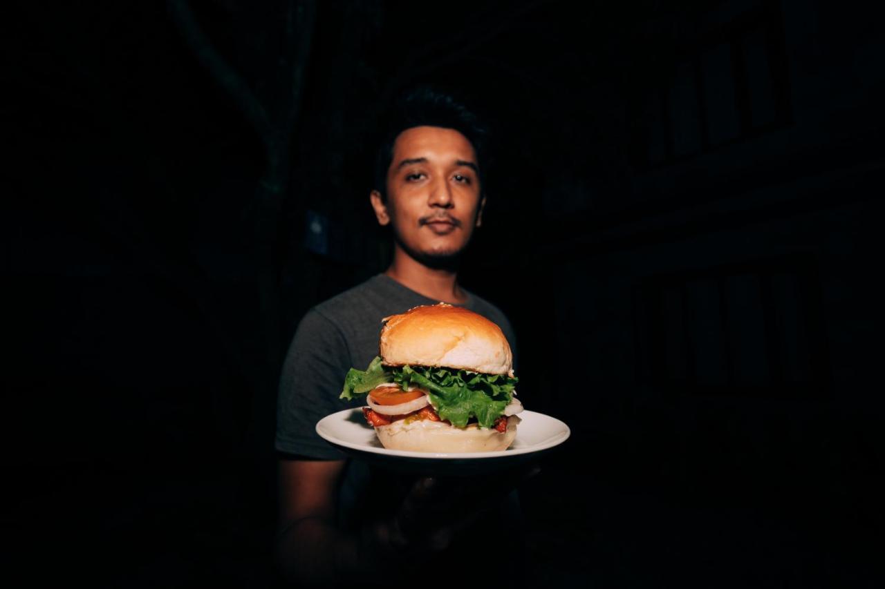Hotel Tulsi Pokhara Zewnętrze zdjęcie