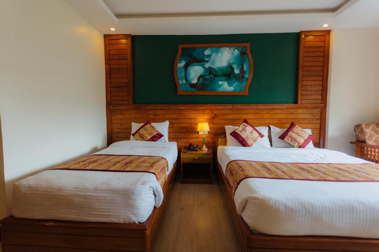 Hotel Tulsi Pokhara Zewnętrze zdjęcie
