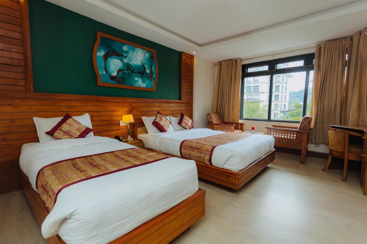 Hotel Tulsi Pokhara Zewnętrze zdjęcie