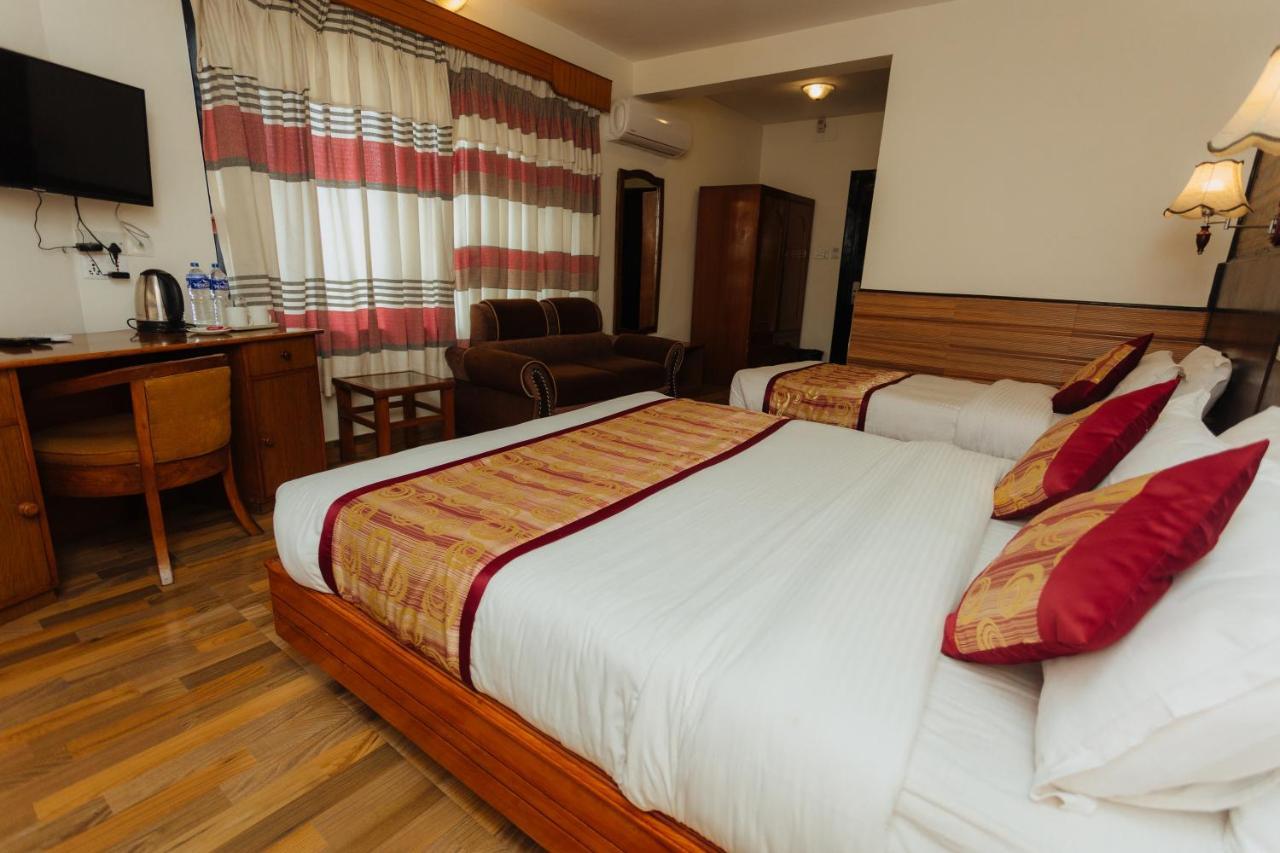Hotel Tulsi Pokhara Zewnętrze zdjęcie
