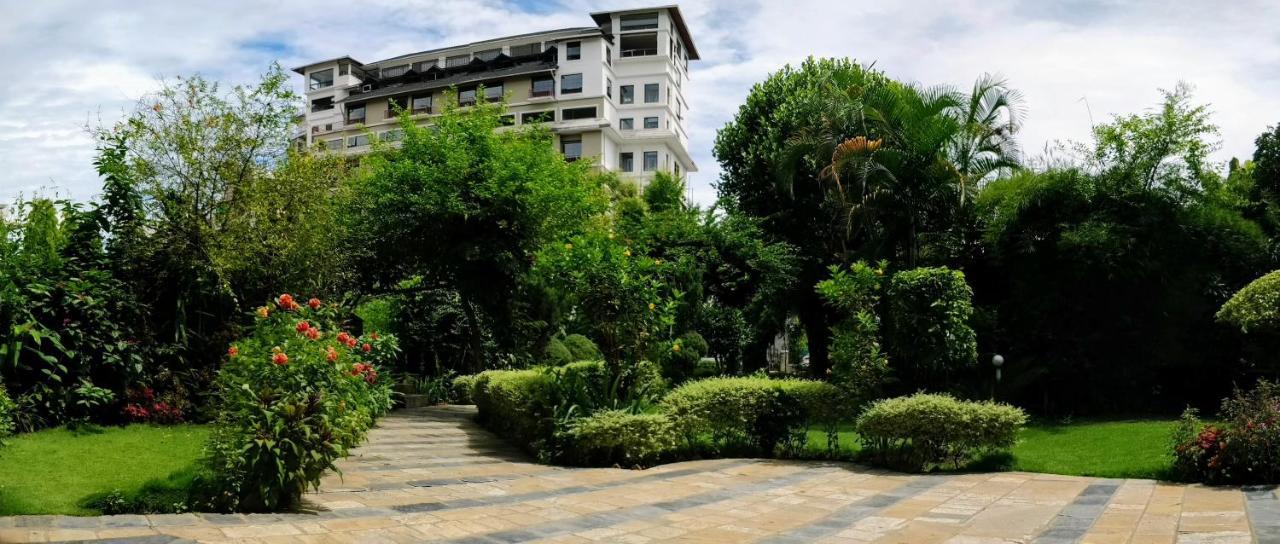 Hotel Tulsi Pokhara Zewnętrze zdjęcie